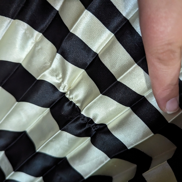 Dress - Picture 7 of 7